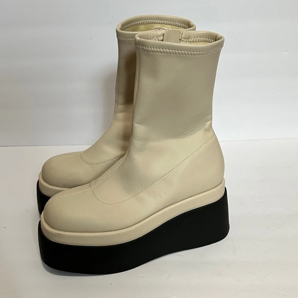 Call It Spring Women's Mars Ankle Boot size 5 cream
